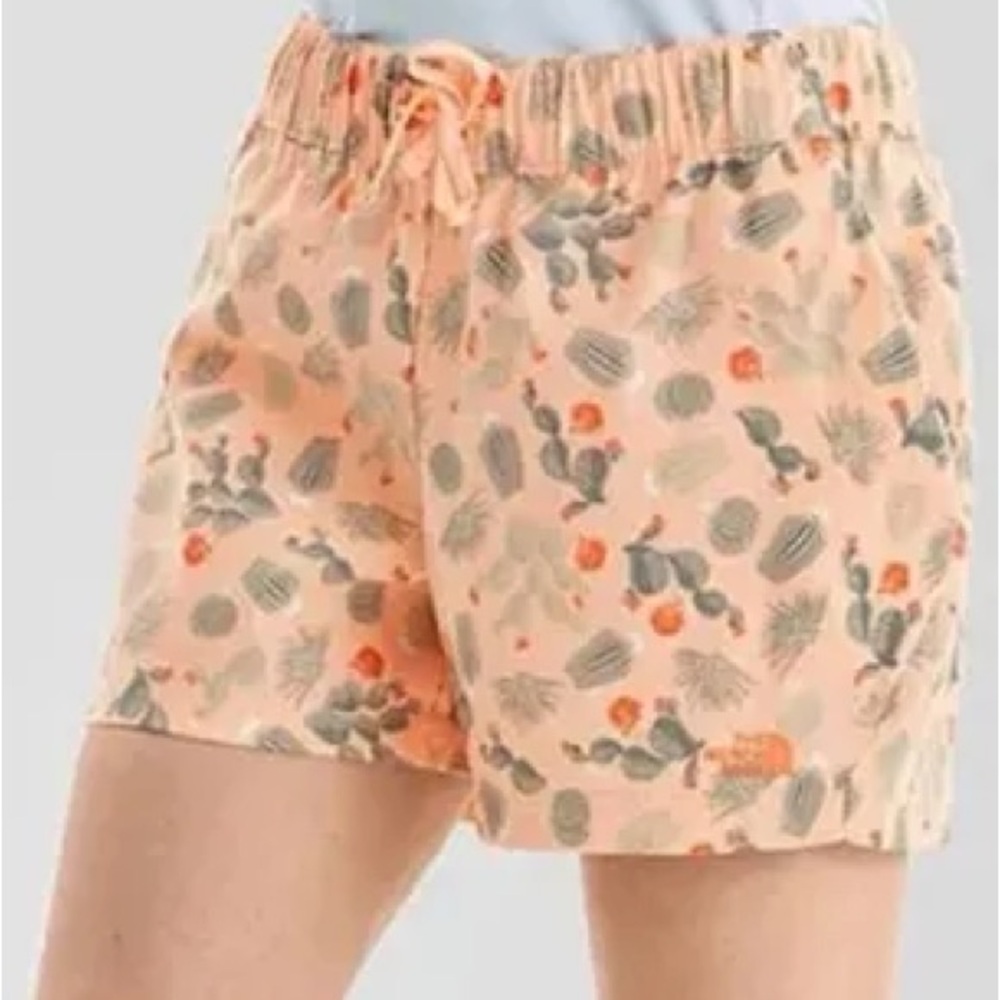 The North Face Women’s Classic v Mini Shorte Pull On Cactus Printed in Orange M